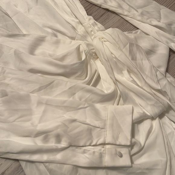 NWT superdown Sophie Draped Mini Dress in White Satin medium - Picture 5 of 5